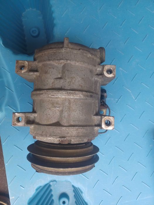 Compressor de ar condicionado Mitsubishi L400