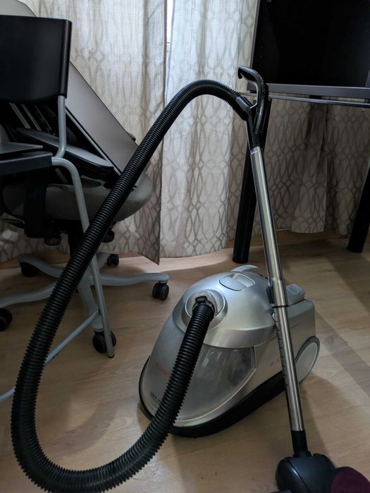 Aspirador em boas condiçoēs