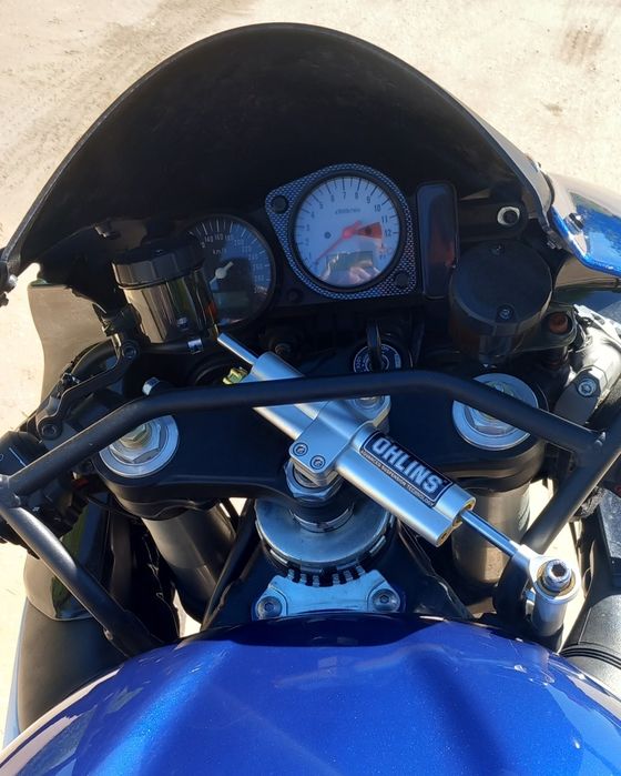 Suzuki tl1000r em excelente estado