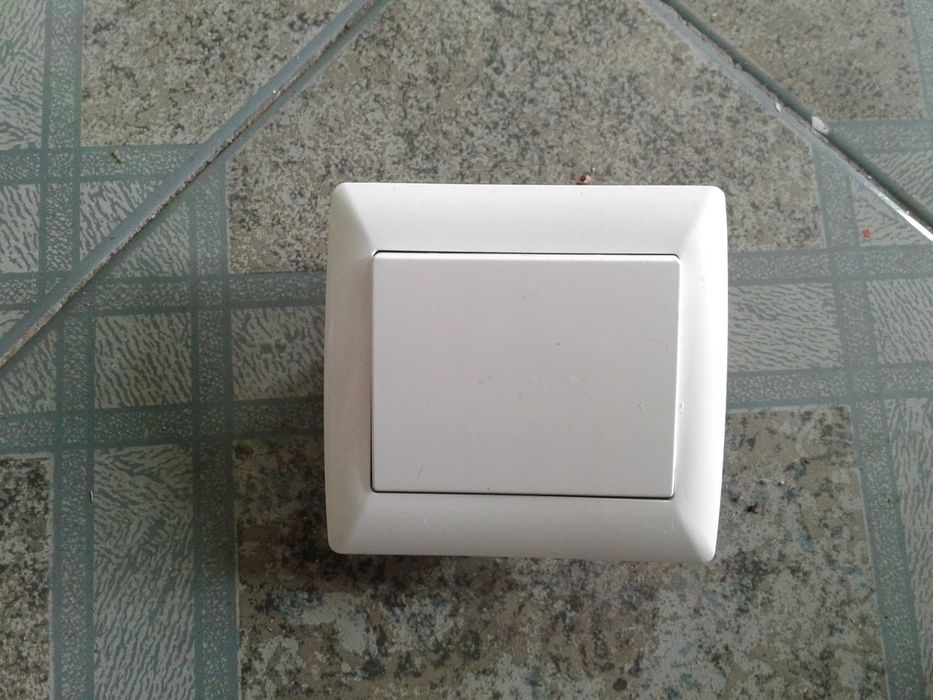 Interruptor unipolar com espelho côncavo, como NOVO!