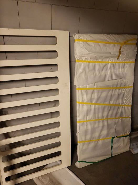 Łóżeczko dziecięce rozebrane + materac