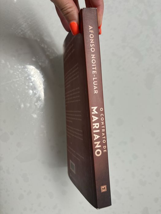 Vendo livro O Contrato de Mariano