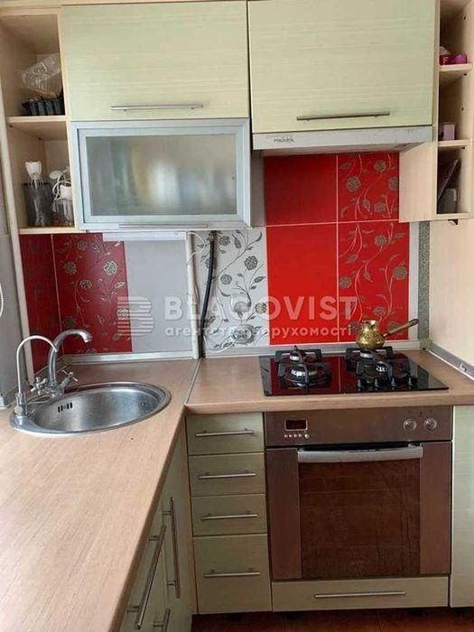 Продам 3-кімнатну квартиру по бульвару Гавела Вацлава 40,Соломянський р-н,м.Київ