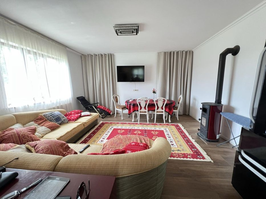 Продаж будинку ,