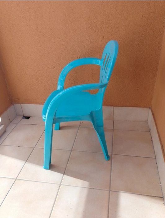 Cadeira criança/bebé "Rena" azul de plástico, muito leve