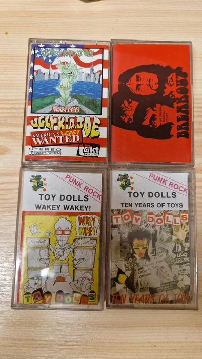 Kasety breakout toy dolls ugly kid joe