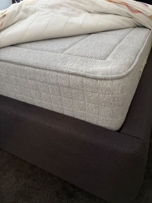 Cama King Size com Colchao