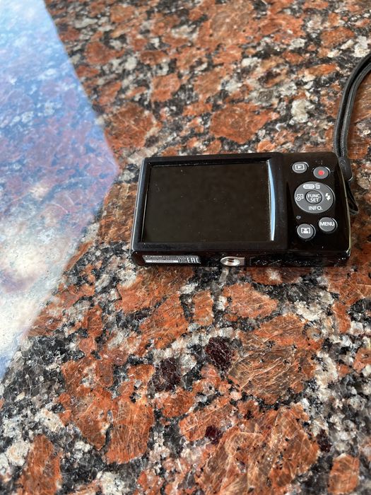 Цифровий фотоапарат Canon IXUS 185