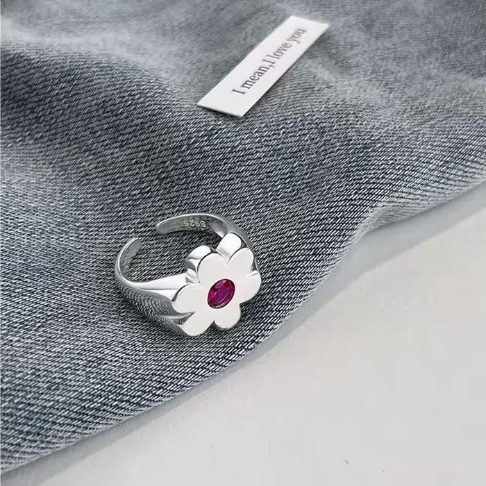 Срібна каблучка «Солодка квітка» Minimalist рожевий камінь