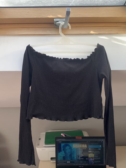 Czarna hiszpanka crop top