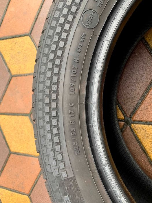 225/55 R17C Continental VanContact Ultra. Шини літні 4 шт.