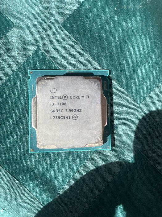 Процесор intel i3 7100
