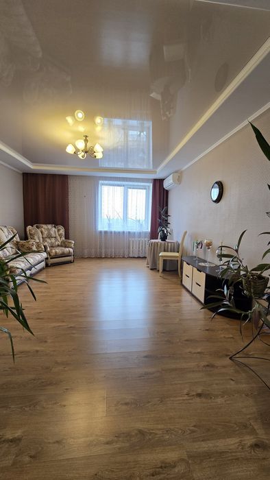 Продаж 3 кімнатна квартира  з ремонтом,  Центральний район, сертифікат