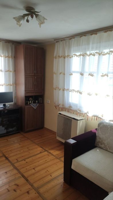 Продаж будинку з сонячними батареями на 30 квт світла