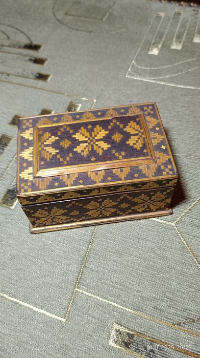 Шкатулка школи маркетрі інкрустації соломою