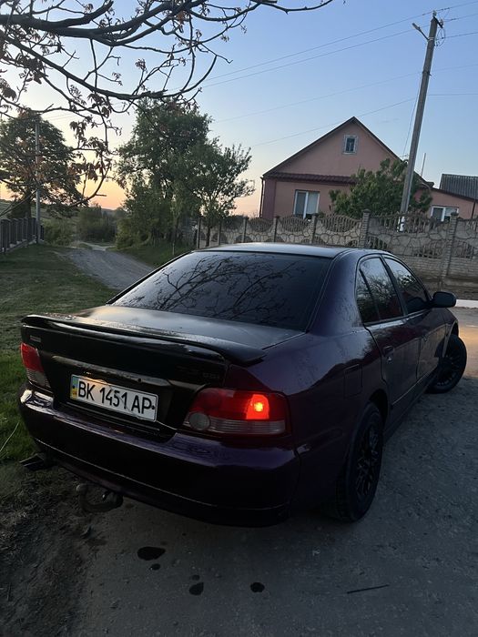 Mitsubishi Galant 8