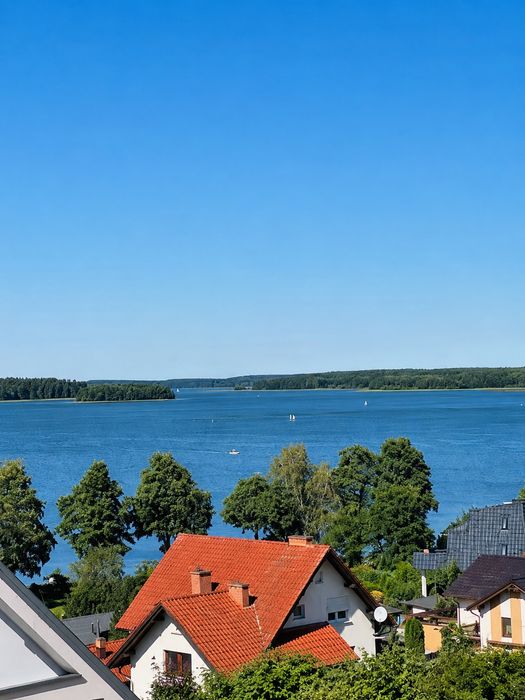 Apartament w stylu Picasso z widokiem na jezioro