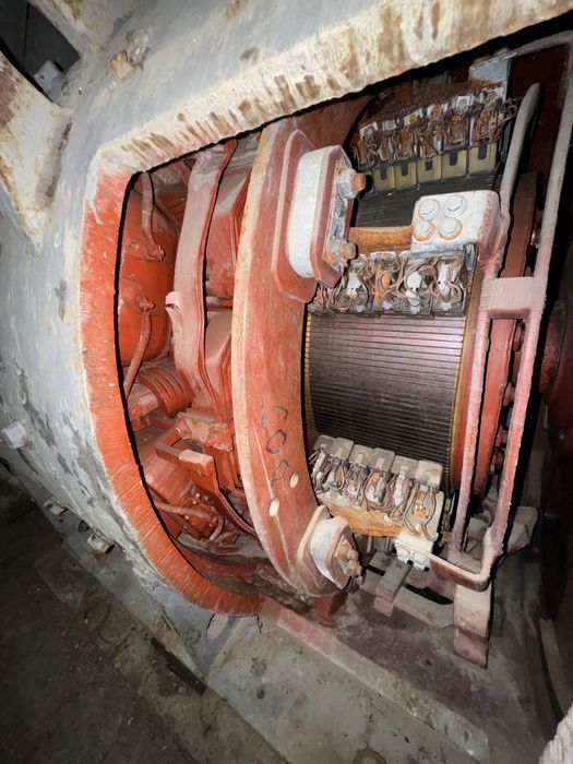 електродвигуни будь-які  на брухт дорого