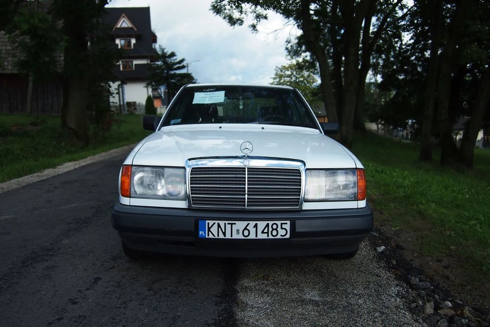 Mercedes-Benz W124