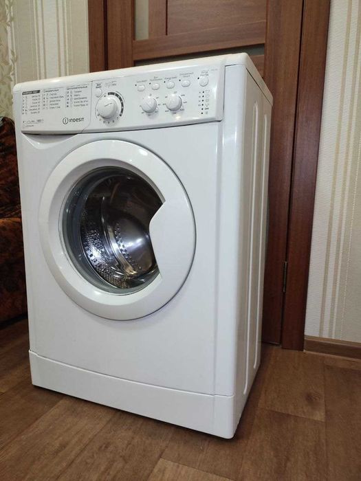 Стиральная/Пральна машинка Indesit 5kg