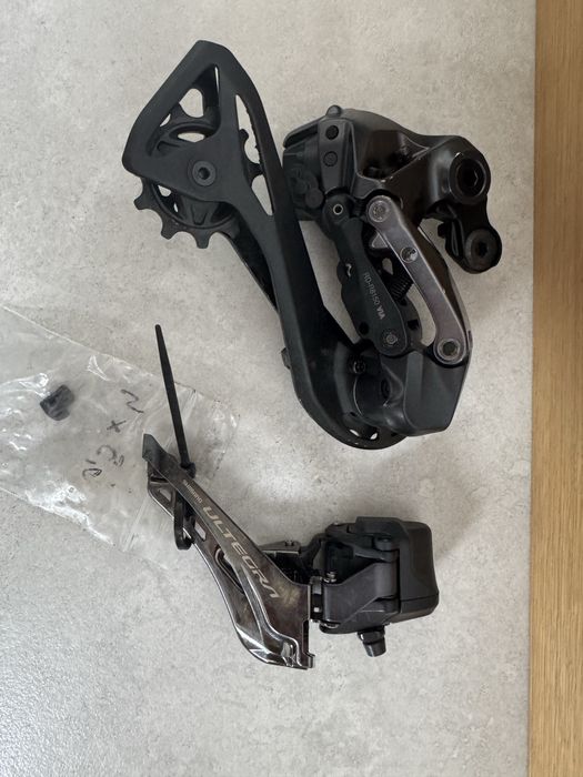 Przerzutki ultegra 12rz di2 RD-R8150 + FD-R8150