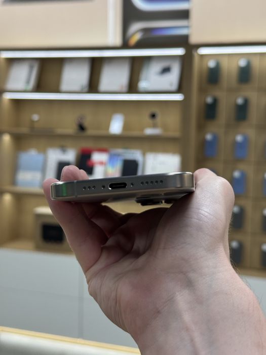 Б/У iPhone 16 Pro 128GB Natural Titanium eSim Рівне Aplio