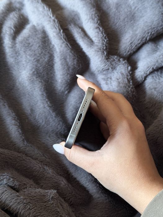 iPhone 15 Pro APPLE (6.1'' - 128 GB - Titânio Natural)