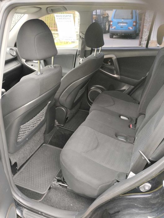 Sprzedam samochód osobowy Toyota RAV4