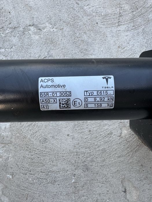 Tesla Model Y причіпний пристрій , фаркоп