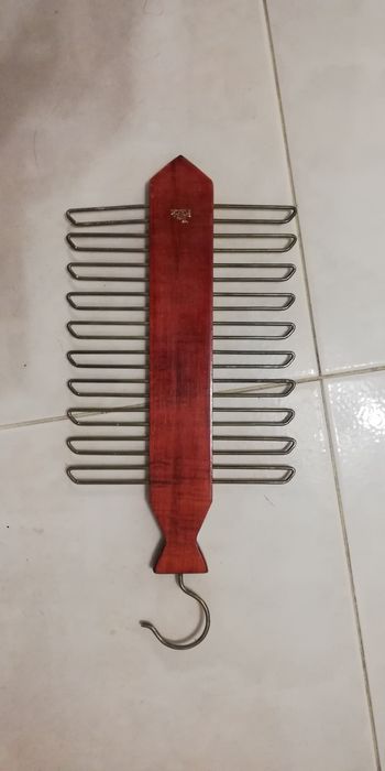 Porta Gravatas muito Bom