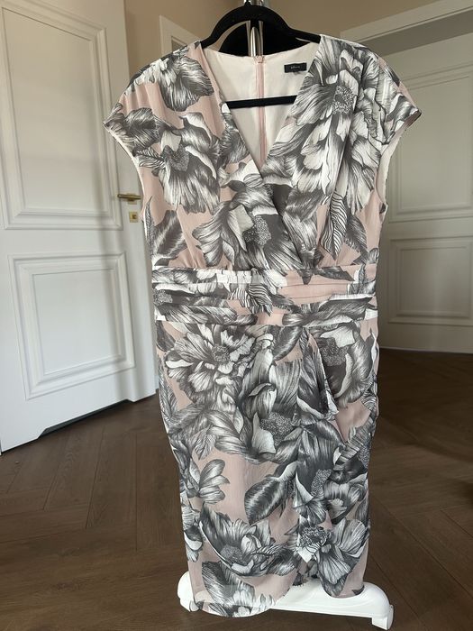 Sukienka Solar kwiaty kwiatki elegancka krotki rekaw olowkowa falbany