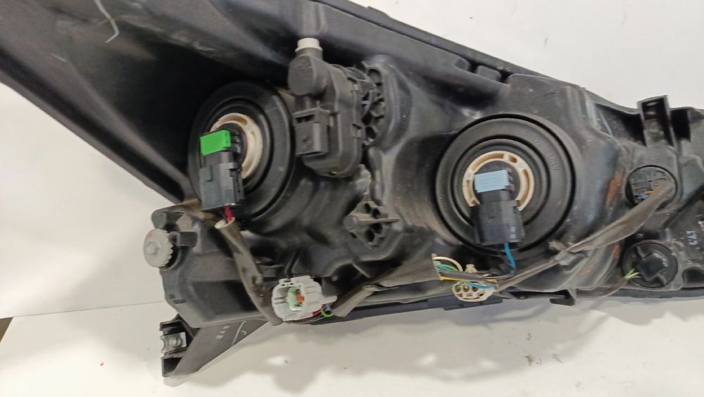 Ótica / farol esquerda NISSAN Micra V (K14)