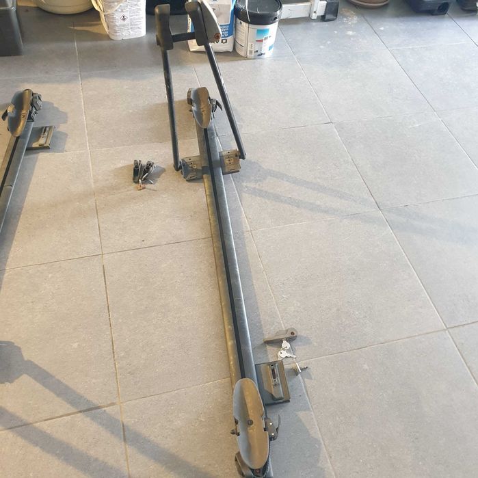 suporte  de bicicleta para tejadilho de carro.