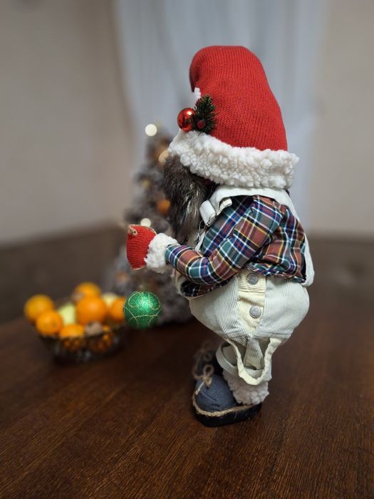 новорічний Скандинавський  Гном на подарунок, прикраса