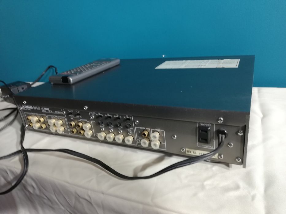 YAMAHA DSP-3000 procesor, DAC, preamp