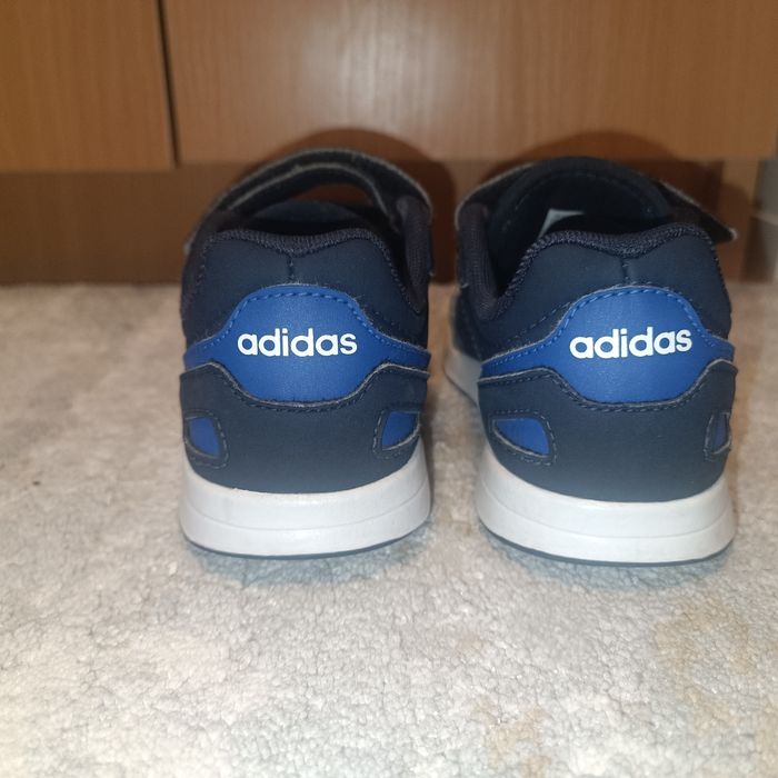Дитячі кросівки Adidas 28 розмір