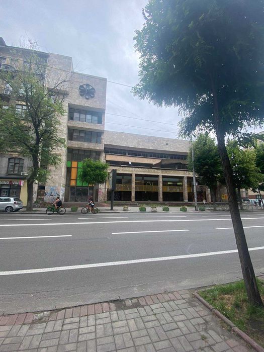 Продаж окремої будівлі 3139 м.кв вул.Січових Стрільців у центрі Києва