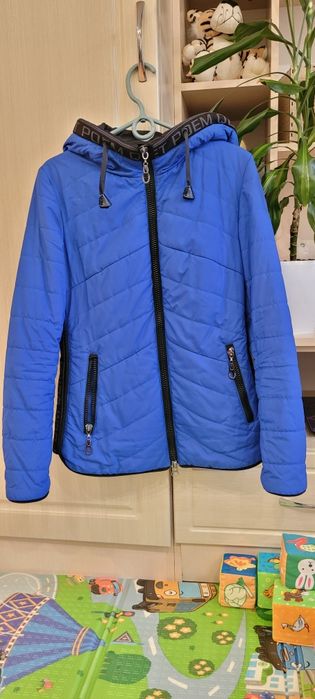 Легенька жіноча куртка