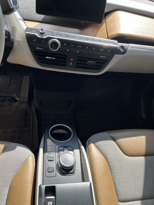 Електромобіль BMW I3