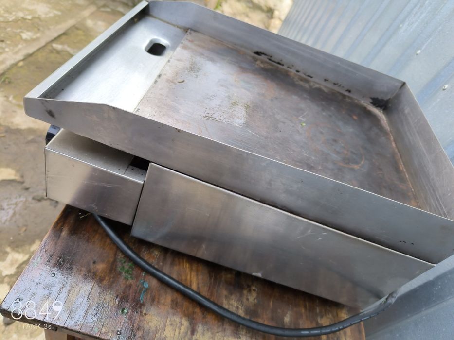 Продам жарильну поверхню , гриль.