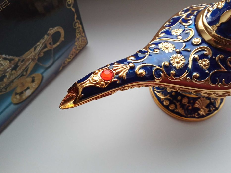 Восточная лампа Аладдина для украшения интерьера