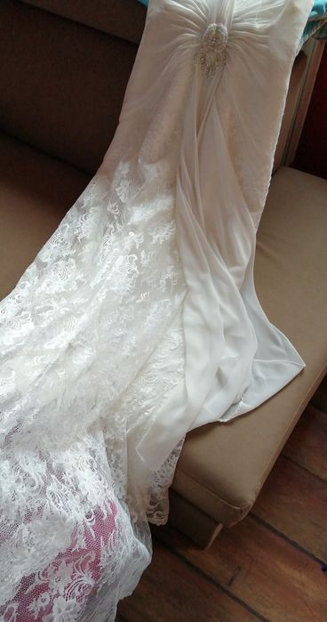 Koronkowa suknia ślubna 38