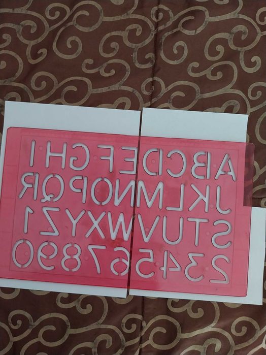 Modelos de pintura e desenho, letras e números, vermelho transparente