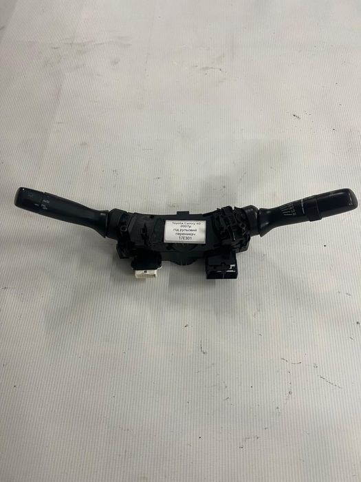 Перемикач підрульний Toyota переключатєль поворотів , фар Тойота