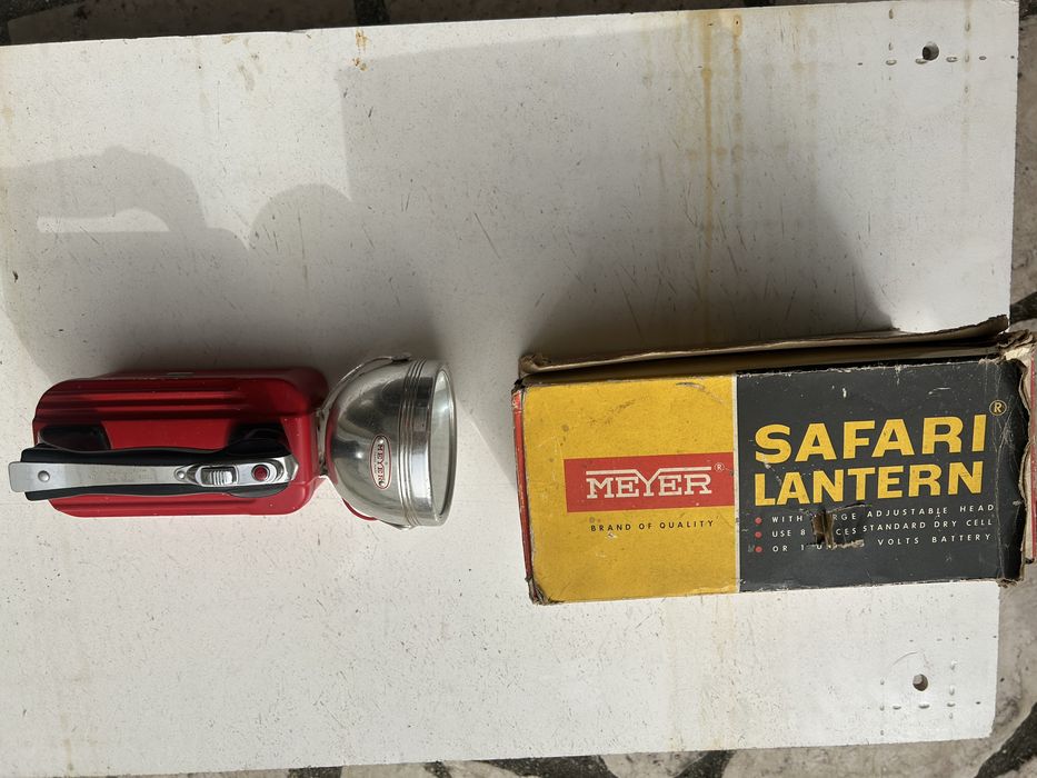 Lanterna MEYER safari antiga a pilhas