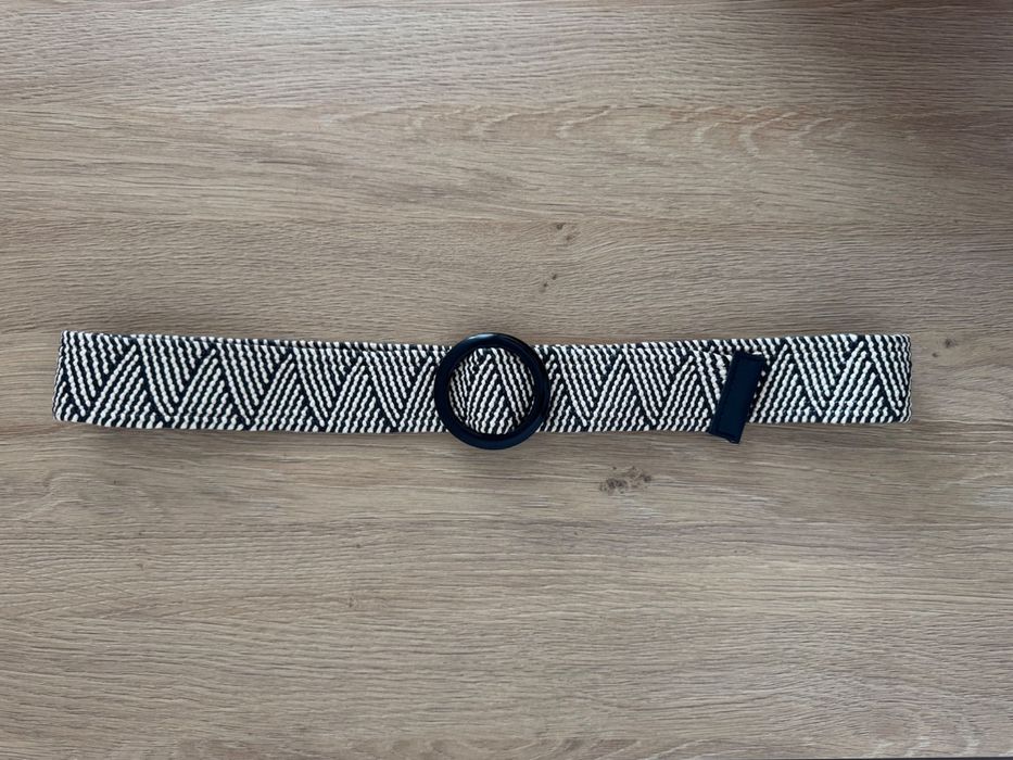 Pasek damski z plecionej rafii czarno-beżowy