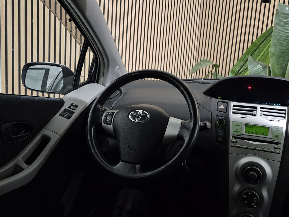 Toyota Yaris - 113.000KM | GARANTIA | NACIONAL
