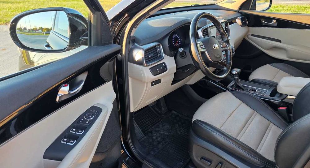 У продажі авто з ЄС Kia Sorento 2.0 CRDI L 2018 року.