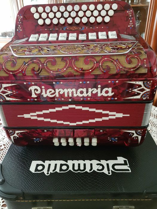 Concertina Piermaria como nova á quarta voz com registos em FÁ Lá Ré