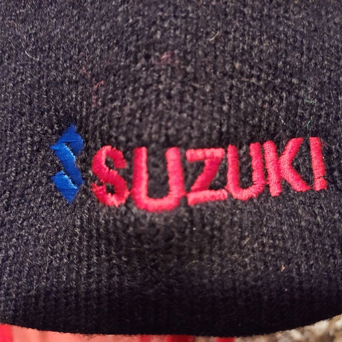 GRATIS. Czapka zimowa Suzuki, czarna